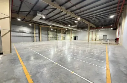 Warehouse - Studio for rent in Umm Ramool - Dubai
