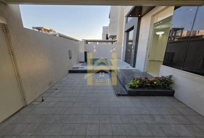 106848821 - Property Image 3