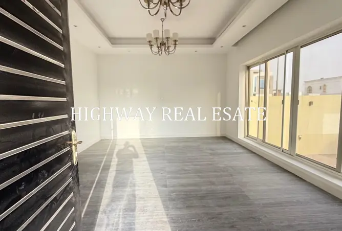 128350388 - Property Image 2