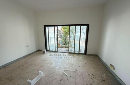 Full Floor - 3 Bedrooms - 3 Bathrooms for rent in Al Naseriya - Al Sharq - Sharjah