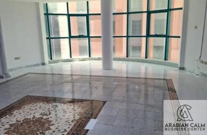 Office Space - Studio - 1 for rent in Sheikha Mariam Building - Baniyas Road - Deira - Dubai