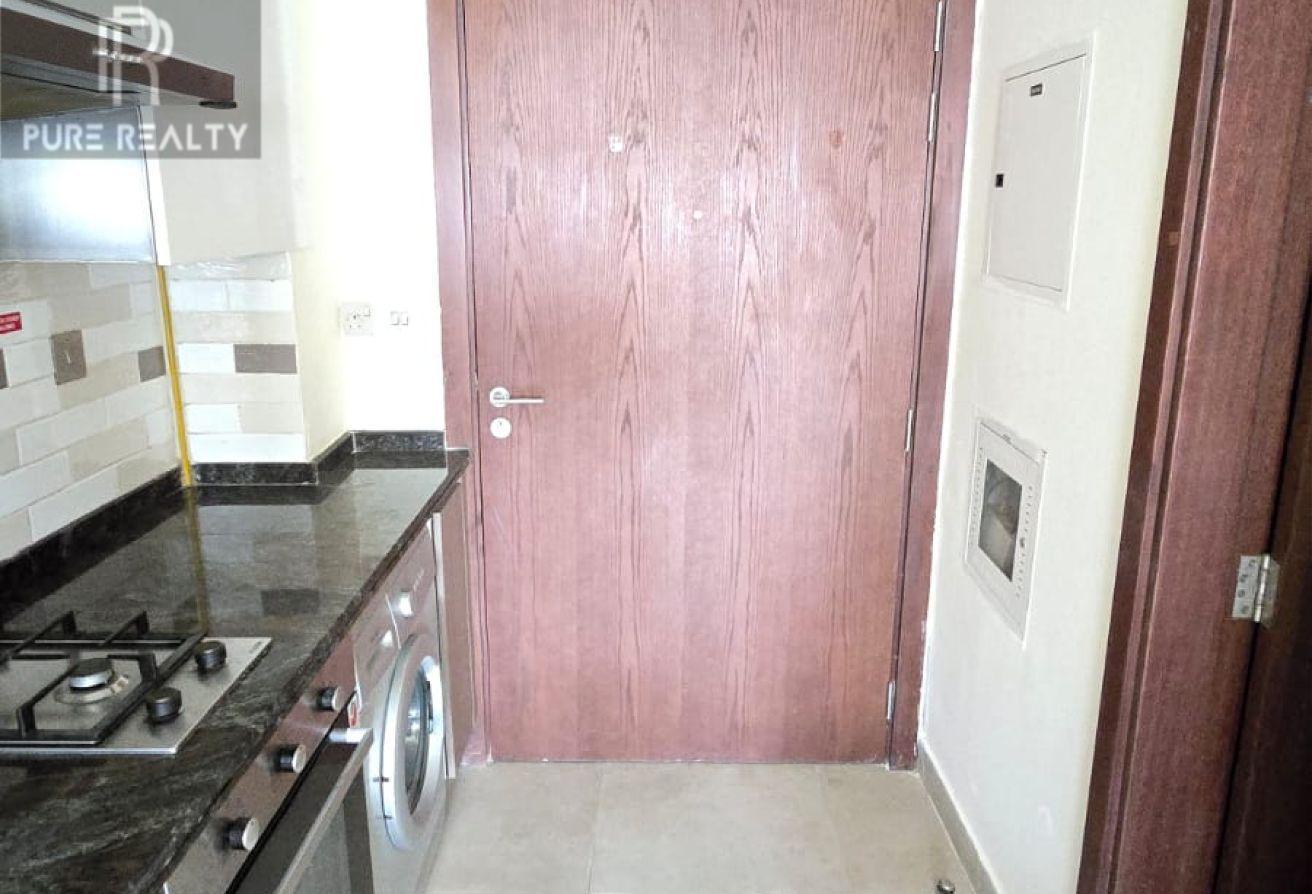 12 Cheques| Near Metro | Spacious Layout photo 7