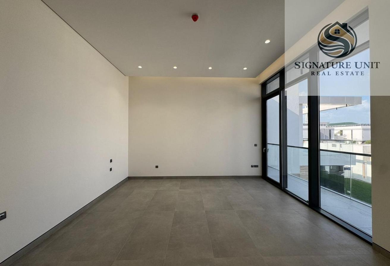 Luxury 5BR Villa with Pool | Elevator | Garden photo 8