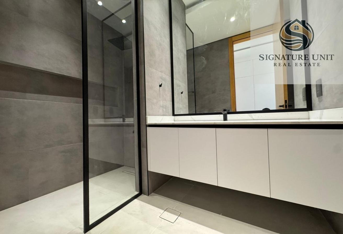 Luxury 5BR Villa with Pool | Elevator | Garden photo 21