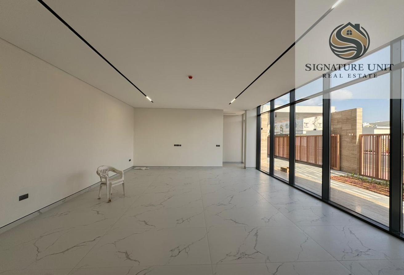 Luxury 5BR Villa with Pool | Elevator | Garden photo 6