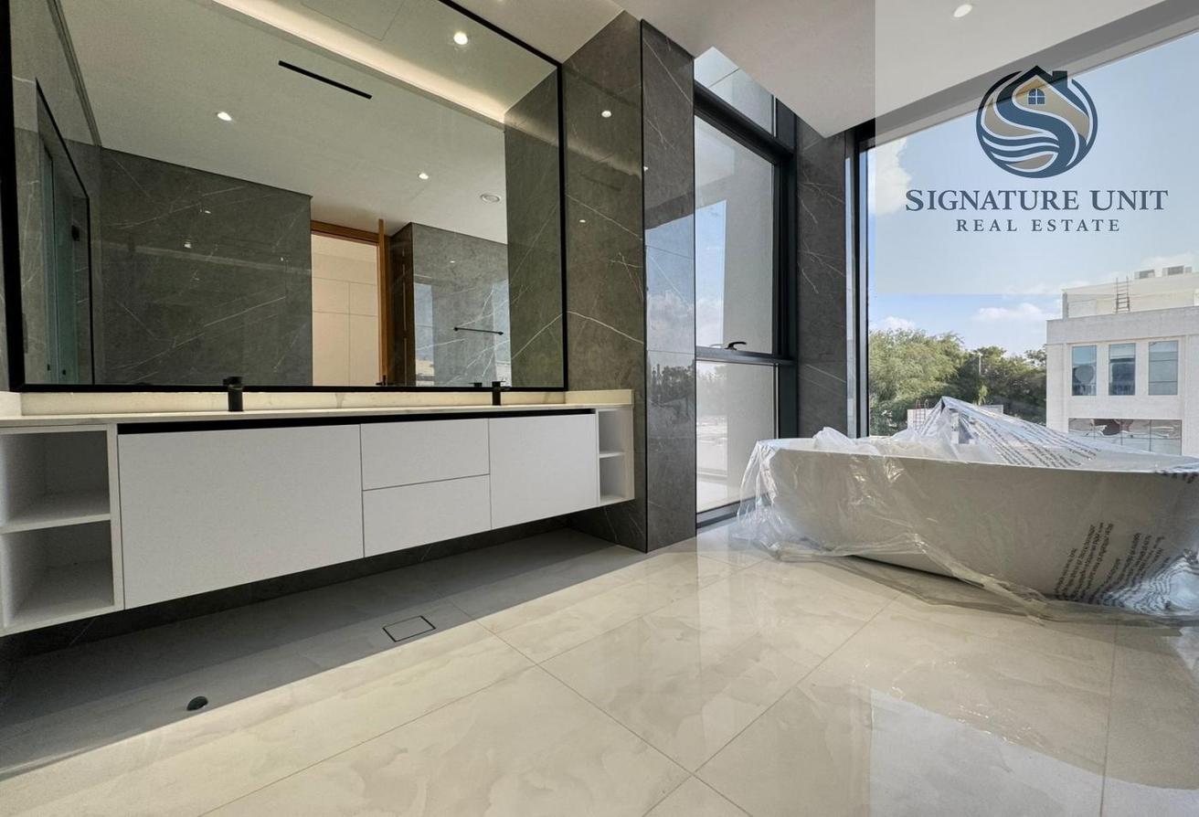 Luxury 5BR Villa with Pool | Elevator | Garden photo 25