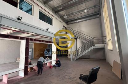 Warehouse - Studio - 2 for rent in Al Quoz Industrial Area 1 - Al Quoz Industrial Area - Al Quoz - Dubai