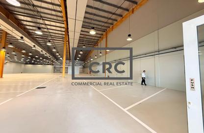 Warehouse - Studio - 2 Bathrooms for rent in Mussafah - Abu Dhabi
