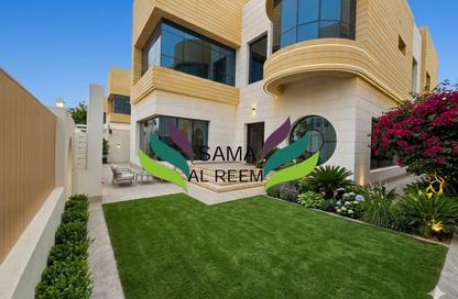 Villa - 5 Bedrooms - 6 Bathrooms for rent in Jumeirah 1 Villas - Jumeirah 1 - Jumeirah - Dubai