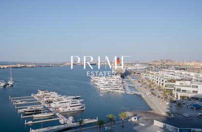 Apartment - 3 Bedrooms - 4 Bathrooms for rent in Seagate Building 1 - Seagate - Mina Rashid - Dubai