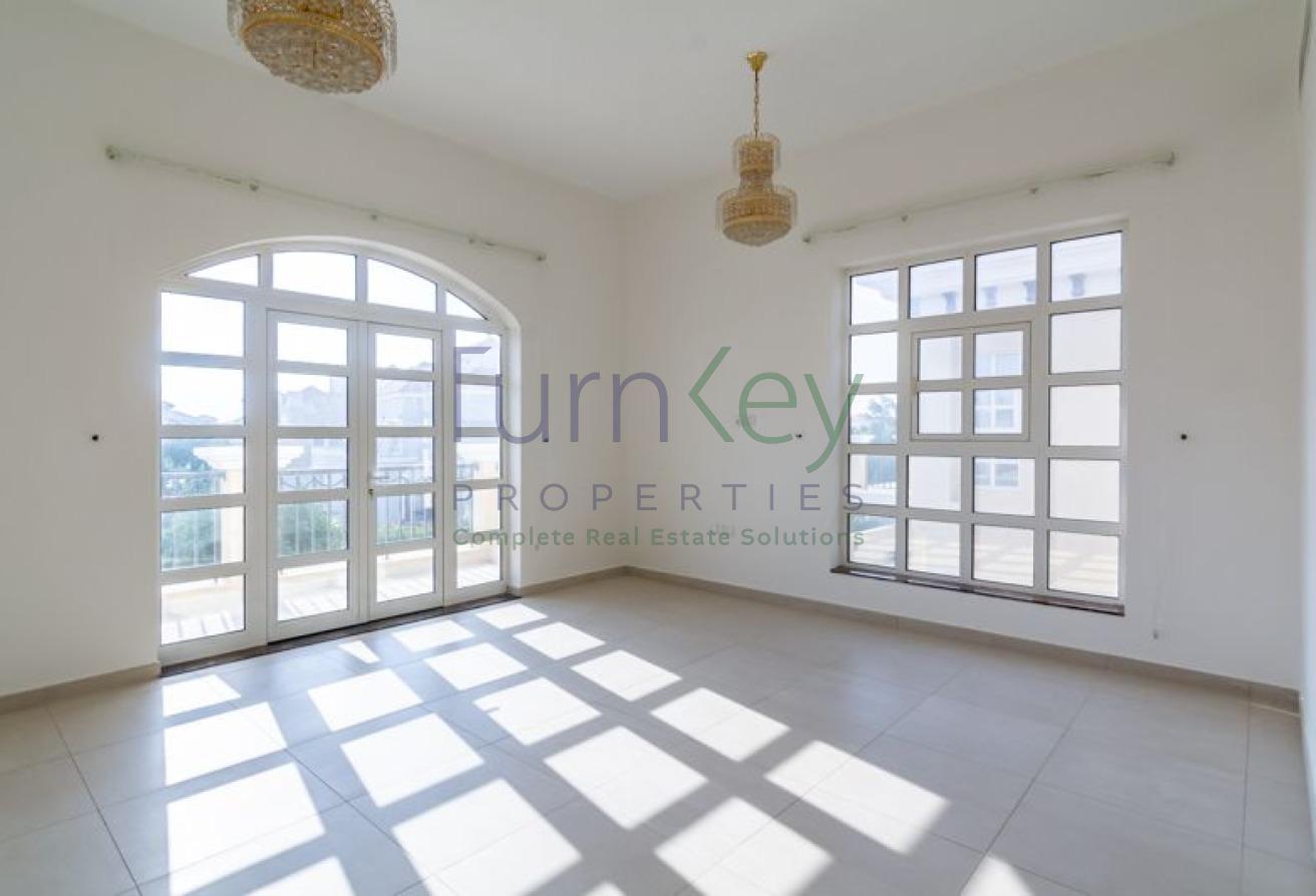 5 Bed| Fully Equipped Kitchen | Landscaped Garden photo 13