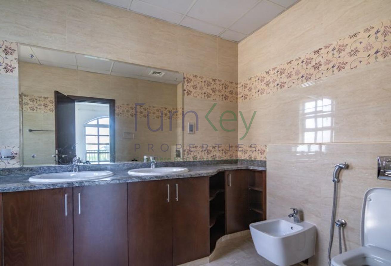 5 Bed| Fully Equipped Kitchen | Landscaped Garden photo 24
