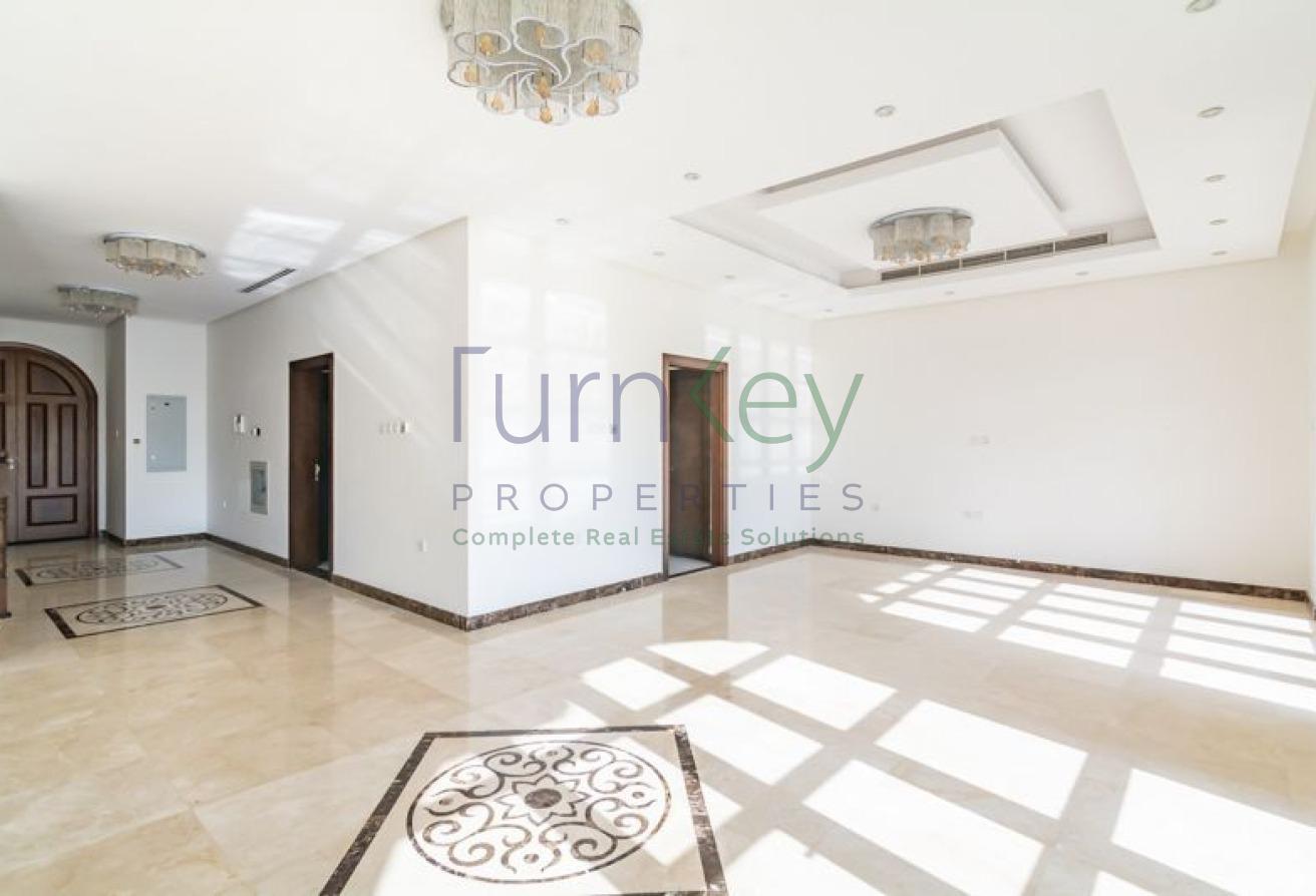 5 Bed| Fully Equipped Kitchen | Landscaped Garden photo 5