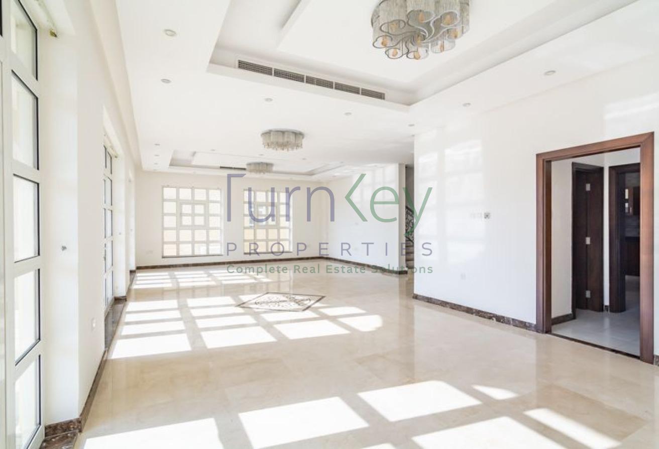 5 Bed| Fully Equipped Kitchen | Landscaped Garden photo 4