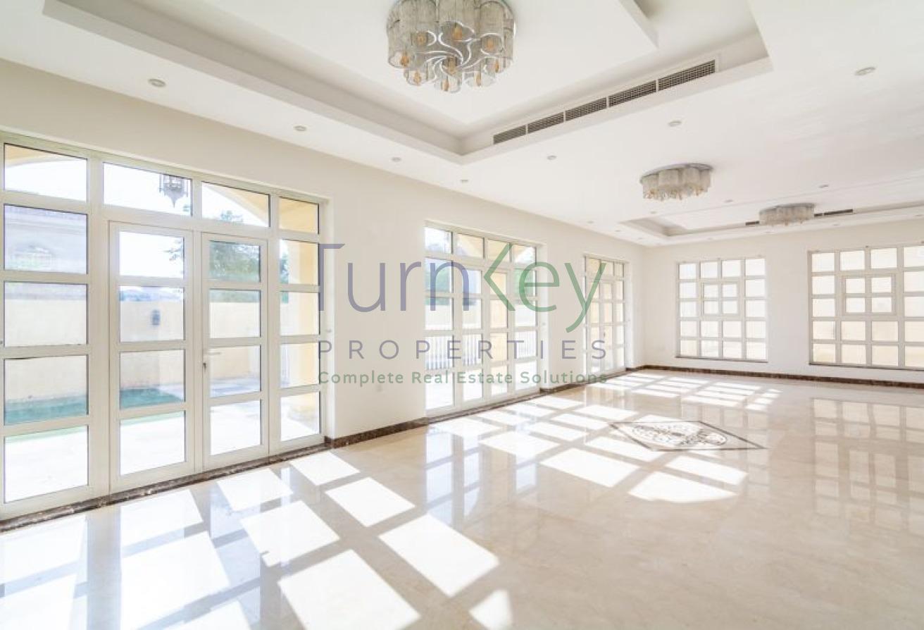 5 Bed| Fully Equipped Kitchen | Landscaped Garden photo 6