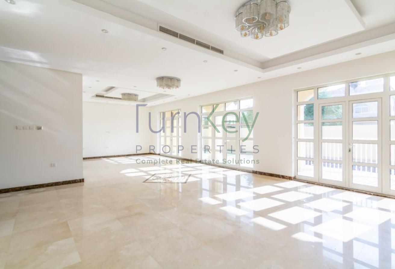 5 Bed| Fully Equipped Kitchen | Landscaped Garden photo 7