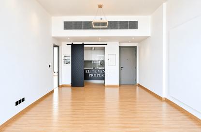 شقة - 2 - 3 للايجار في في2 - مدينة دبي الرياضية - دبي