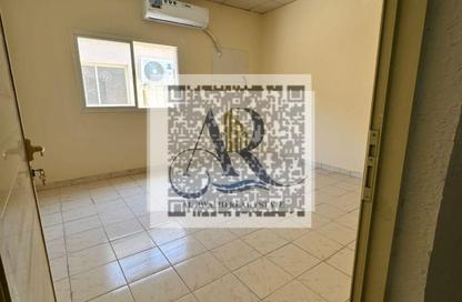 Labor Camp - Studio - 7+ Bathrooms for rent in Ali Mousa Building - Al Sajaa Industrial - Al Sajaa - Sharjah