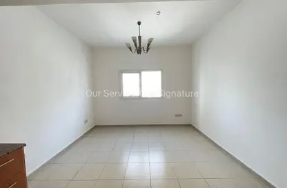 Apartment - 1 Bathroom for rent in New Al Taawun Road - Al Taawun - Sharjah