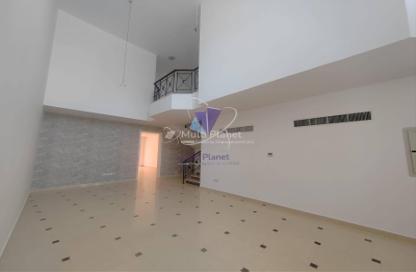 Villa - 4 Bedrooms - 5 Bathrooms for rent in Khalifa City - Abu Dhabi
