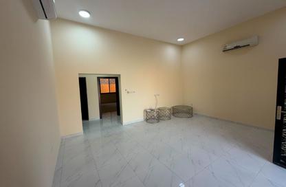 Villa - 4 Bedrooms - 5 Bathrooms for rent in Al Riffa - Ras Al Khaimah