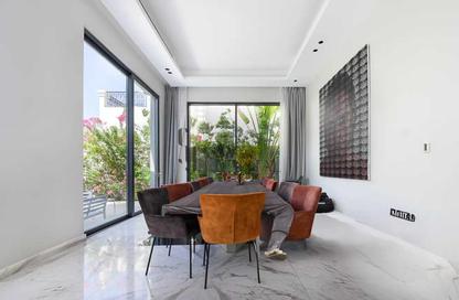 Villa - 6 Bedrooms - 7 Bathrooms for rent in District 5 - Jumeirah Park - Dubai