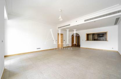 Apartment - 2 Bedrooms - 3 Bathrooms for rent in Al Shahla - Shoreline Apartments - Palm Jumeirah - Dubai