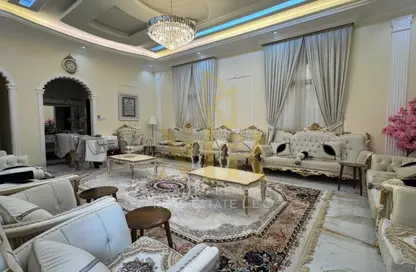 فيلا - 5 غرف نوم - 7 حمامات للبيع في 1 المويهات - المويهات - عجمان