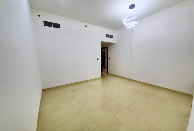 82390133 - Property Image 2