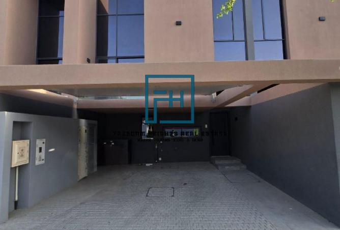 82816147 - Property Main Image