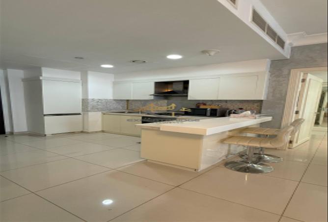Spacious 1BR | Downtown| Steps from Burj Khalifa & Dubai Mall photo 2