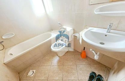 Apartment - 1 Bedroom - 2 Bathrooms for rent in Muwaileh 3 Building - Muwaileh - Sharjah