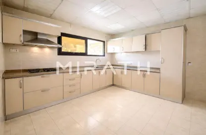 Villa - 4 Bedrooms - 5 Bathrooms for rent in Jumeirah 2 Villas - Jumeirah 2 - Jumeirah - Dubai