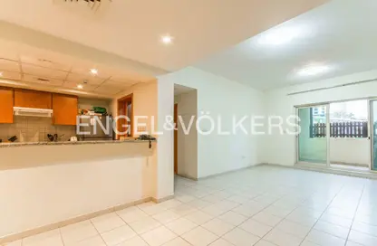 شقة - غرفة نوم - 1 حمام للايجار في الظفرة 4 - الظفرة - جرينز - دبي