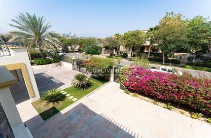 Villa - 5 Bedrooms - 7 Bathrooms for rent in Sector H - Emirates Hills - Dubai