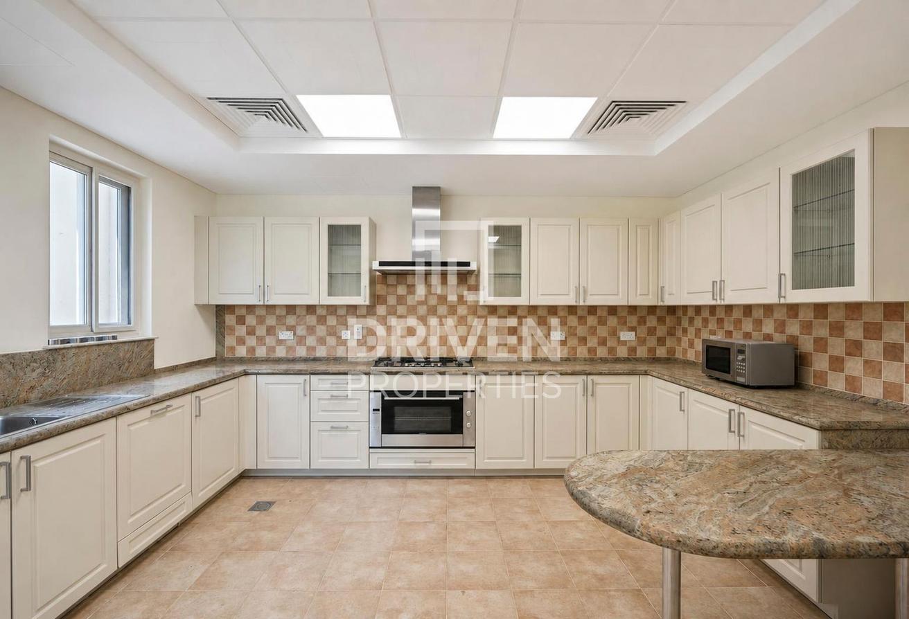 Exceptional Villa | Platinum Maintenance | Pool photo 16