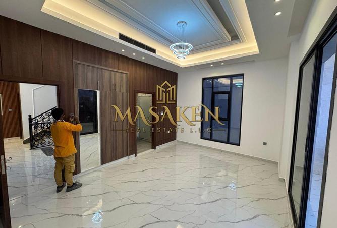 77383853 - Property Image 3