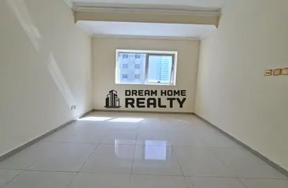 شقة - غرفة نوم - 2 حمامات للايجار في شارع التعاون الجديد - التعاون - الشارقة