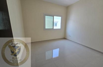 Apartment - 2 Bedrooms - 2 Bathrooms for rent in Al Qulaya'ah - Al Sharq - Sharjah