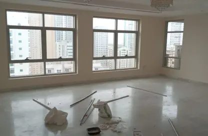 Apartment - 3 Bedrooms - 3 Bathrooms for rent in Al Majaz 3 - Al Majaz - Sharjah