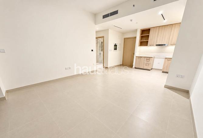 Brand New | Multiple Cheques | Vacant photo 2