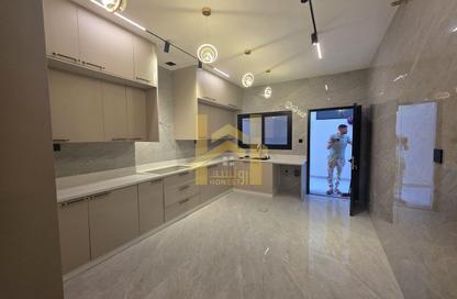 Whole Building - 7+ - 7+ for rent in Umm Al Thuoob - Umm Al Quwain