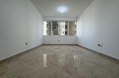 Apartment - 2 - 2 for rent in Hamdan Street - Abu Dhabi