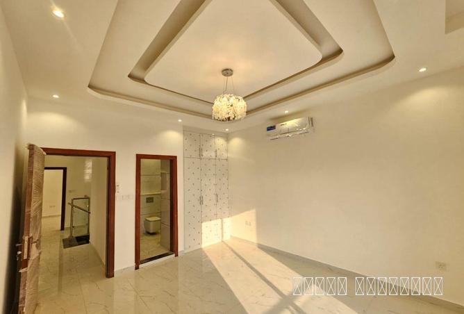 71117069 - Property Image 2