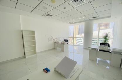 مكتب - استوديو - 1 حمام للايجار في B2B  برج - الخليج التجاري - دبي