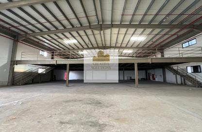 Warehouse - Studio - 2 Bathrooms for rent in Umm Al Thuoob - Umm Al Quwain