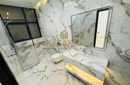 Villa - 5 Bedrooms - 7 Bathrooms for sale in Al Helio 1 - Al Helio - Ajman Villa - 5 Bedrooms - 7 Bathrooms for sale in Al Helio 1 - Al Helio - Ajman