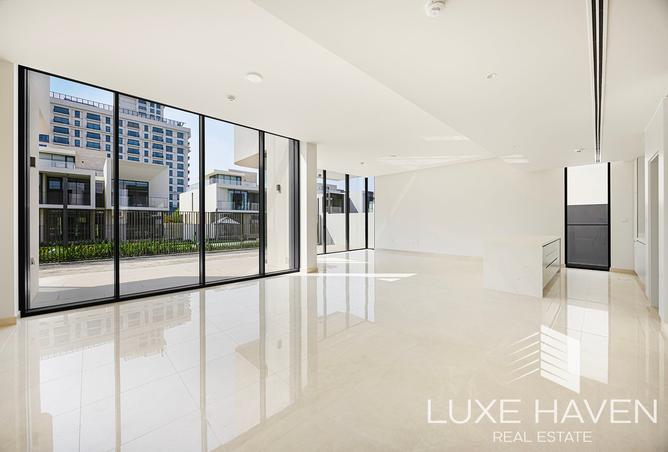 Elegant 5BR | Classic | Close to Clubhouse photo 3