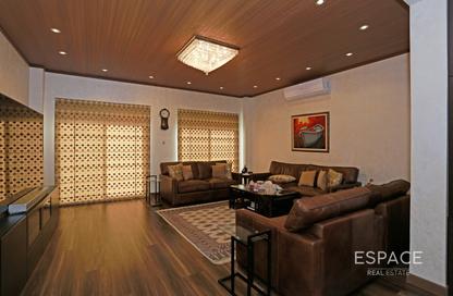 Villa - 5 Bedrooms - 5 Bathrooms for rent in Meadows 6 - Meadows - Dubai