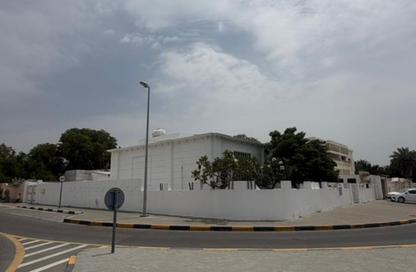 Villa - Studio - 6 Bathrooms for rent in Al Hazana - Al Riqqa - Sharjah